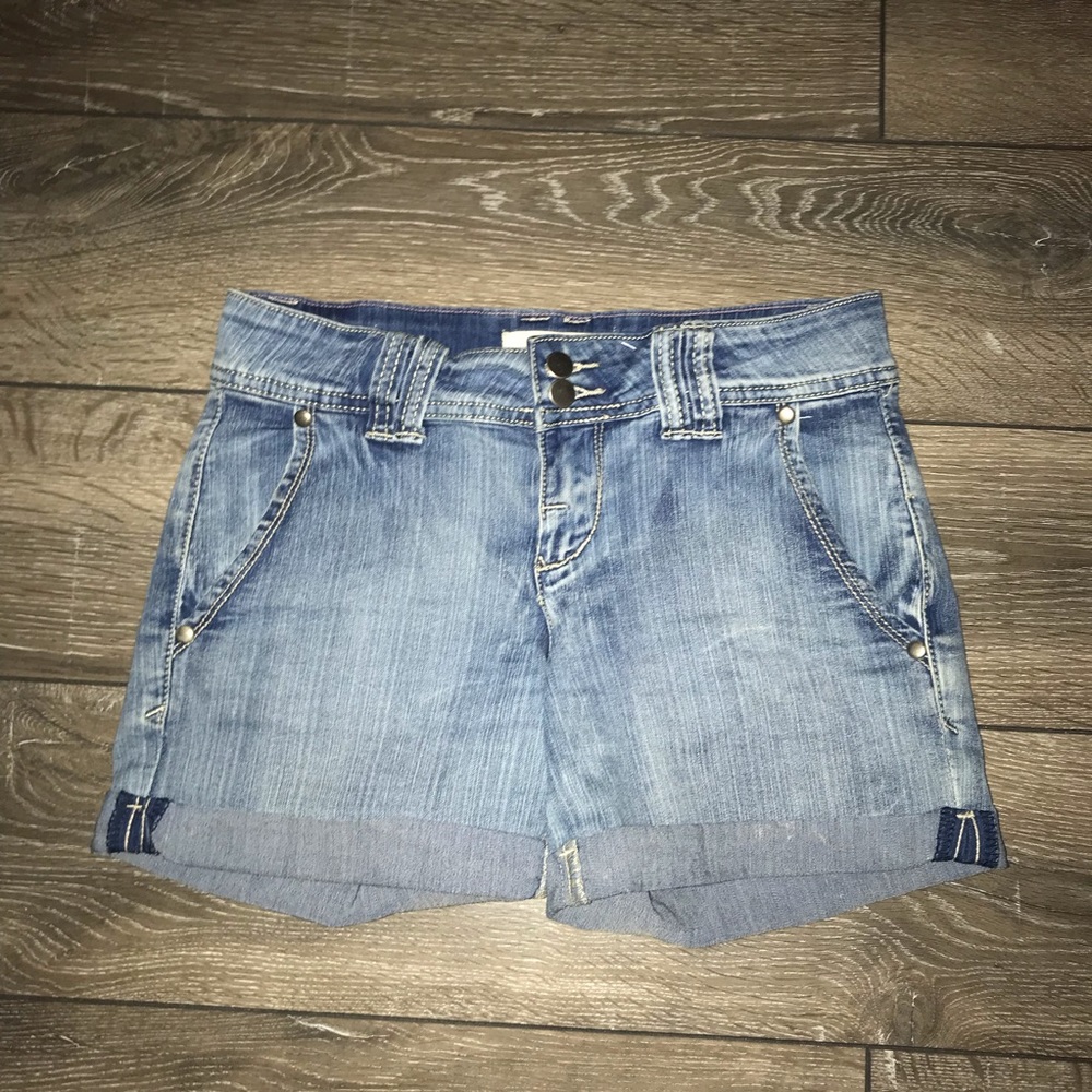 Women’s forever 21 denim shorts